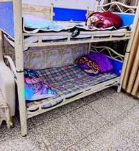 سرير • أثاث • غرفة نوم