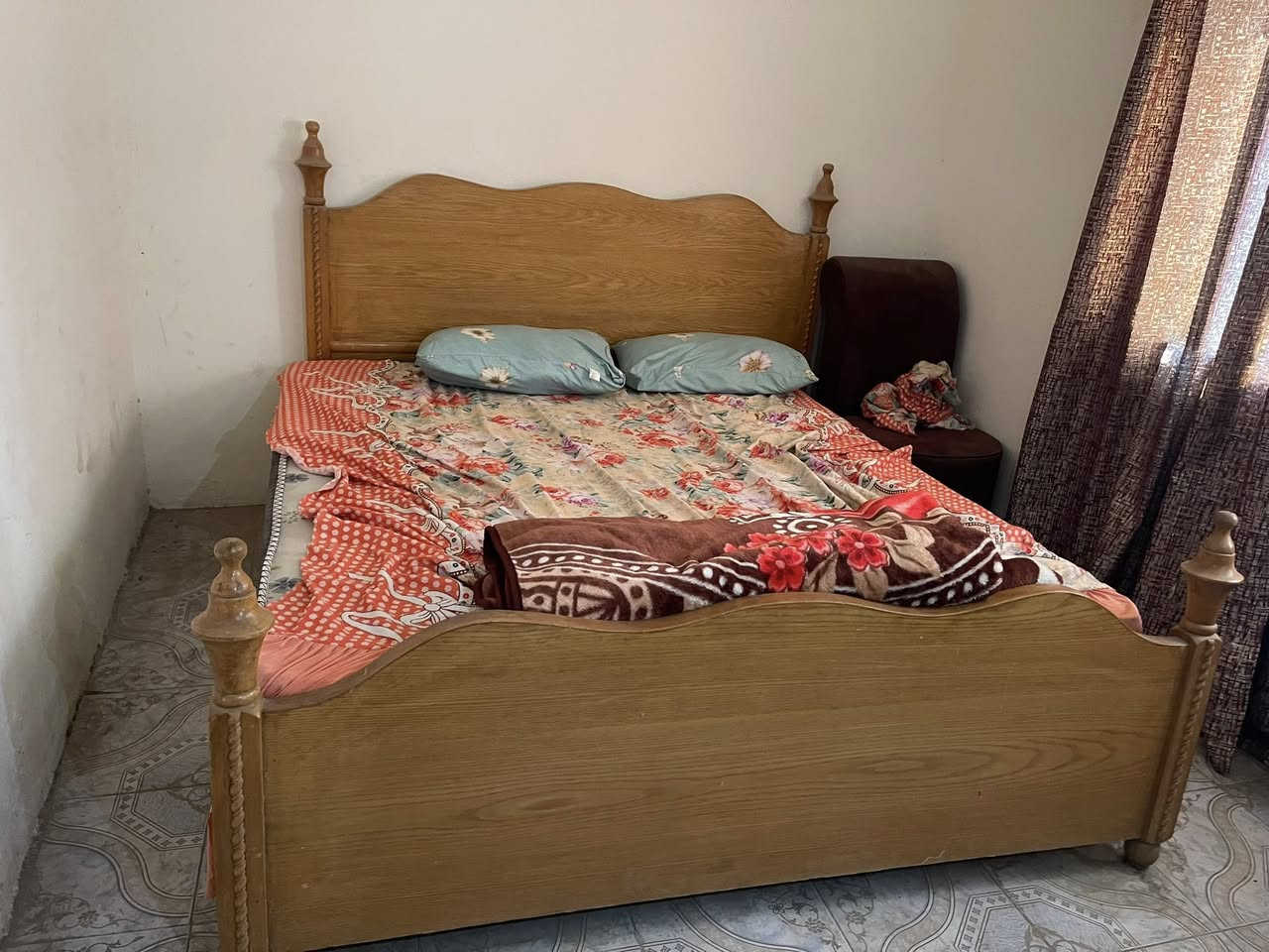 السلام عليكم عندي غراض لبيع غرفت نوم صاج بدون كنتور وتخم ٧ مقاعد و مبرده كمفيره و كاونتر كلهن نضيفات جدا  *********** مكان بغداد اني مكلف بل نشر
