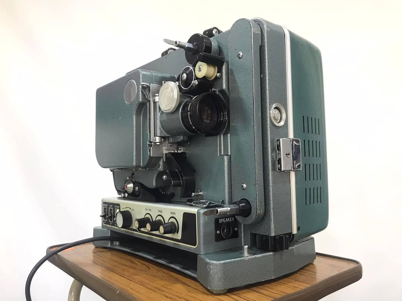 عارضة سينمائية ١٦ملم إيكي للبيع السعر ٣٥٠ ألف 
يوجد توصيل للمحافظات للتواصل/ ***********
