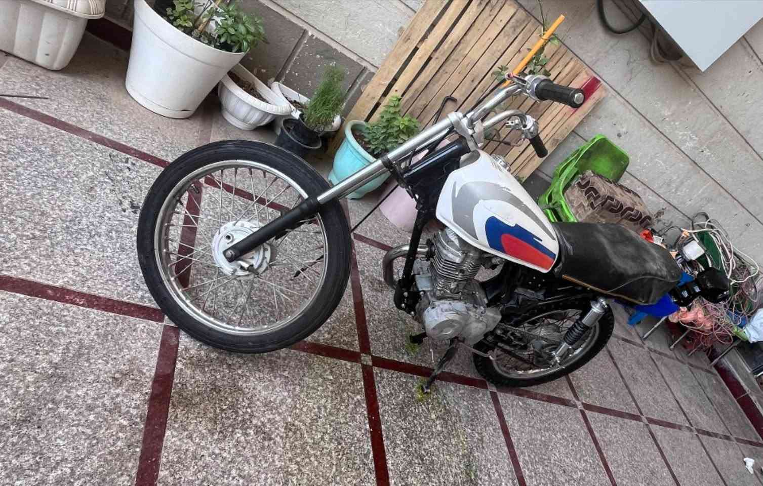للبيع نامه كلك دراجه جاهز تفاصيل خاص


**إذا كنت صاحب هذا الإعلان وتريد حذفه لأي سبب، رجاءا أرسل رسالة إلى الدعم الفني**