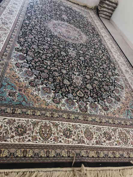 فرشەایرانی عصلی 1200شانە قیاس عرض 330 طول 6متر سعر 200الف عنوان کرکوک بارودخانە
***********
***********
