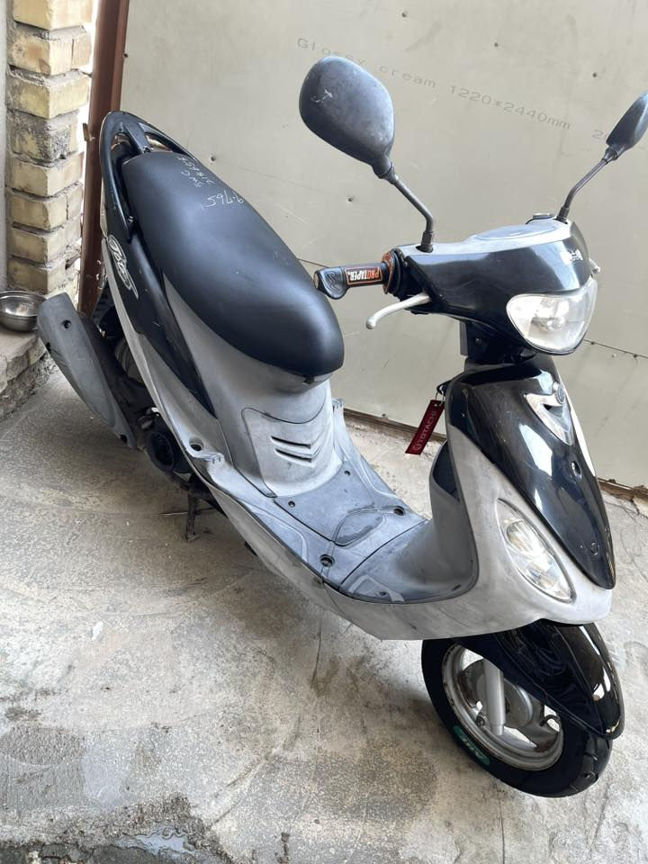 سلام عليكم 
ماكس منغولي 
لون اسود 
مكينه مكفوله 
ختم واحد كفر ومكينه 
تايرات جلاتين 
سلف رياضي 
ونضافتها كدامك بالصور 
دراجه نظيفه كلش ومابيها نقص برغي كامله مكمله 
السعر 550 وبيها مجال حك الجيه 
مكاني البياع / شرطه الخامسه 
***********
