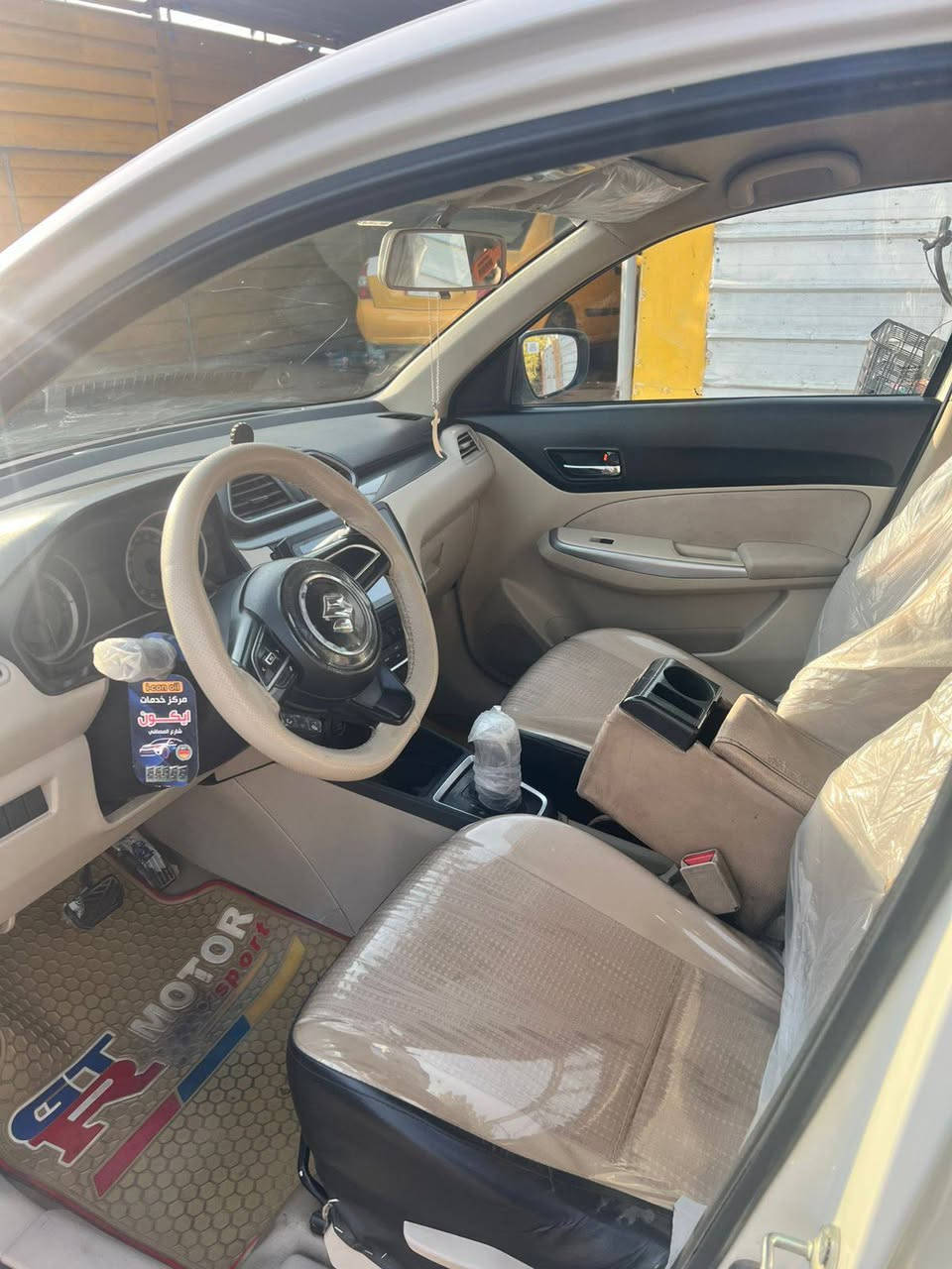 السلام عليكم ساسوكي دزاير موديل 2018 مكفولة من الصبغ بيها شكم بارد السيارة غرفتها نضيفة مكينة كير كفالة تدفئة تبريد ثلج تايرات جدد بصمة مري شفط تحكمات ستيرن السيارة جاهزة السعر 90وبي مجال رقم الهاتف *********** العنوان الغزالية شارع الضغط
