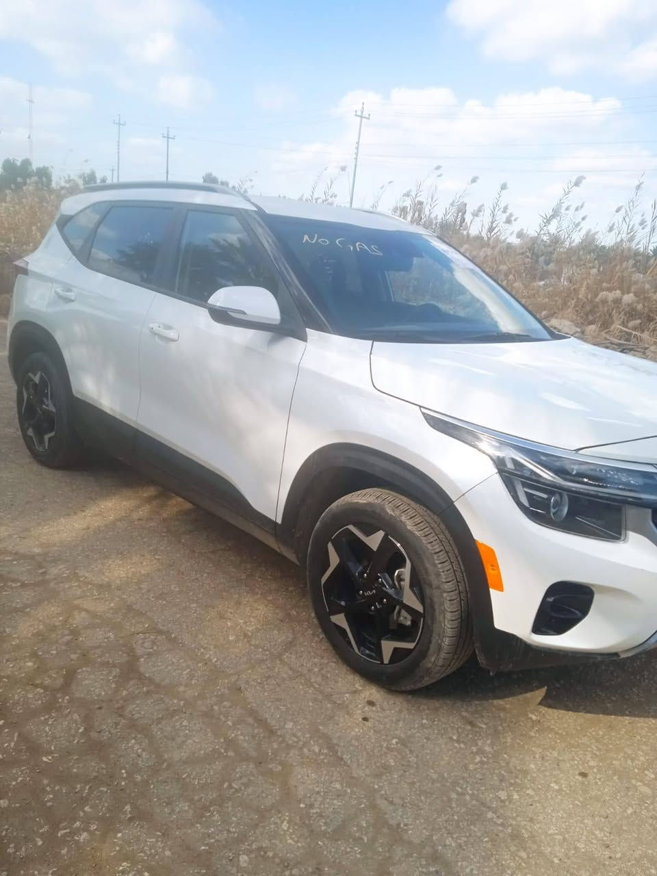 السلام عليكم كيا سليتوز موديل2025 وارد امريكي بدون تبديل ليبل واحد  صبغ  مقدمة البنيد فقط بصمه شاشه ديجتال متصل كشنات جلد اشاير بالمري فول عدا الفتحه تترقم بأي محافظه السعر 168  مكانه بابل حله قرب سيطرة الاثار للاستفسار ***********
