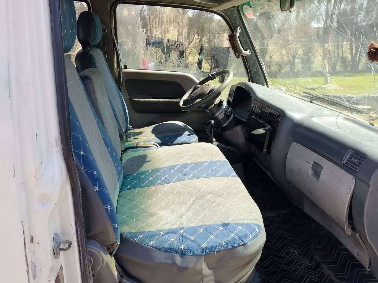 السلام عليكم كيه بزون موديل 2002مامسجل كير محرك اكسن شرط السعر 28 بيه مجال استفسار ***********
