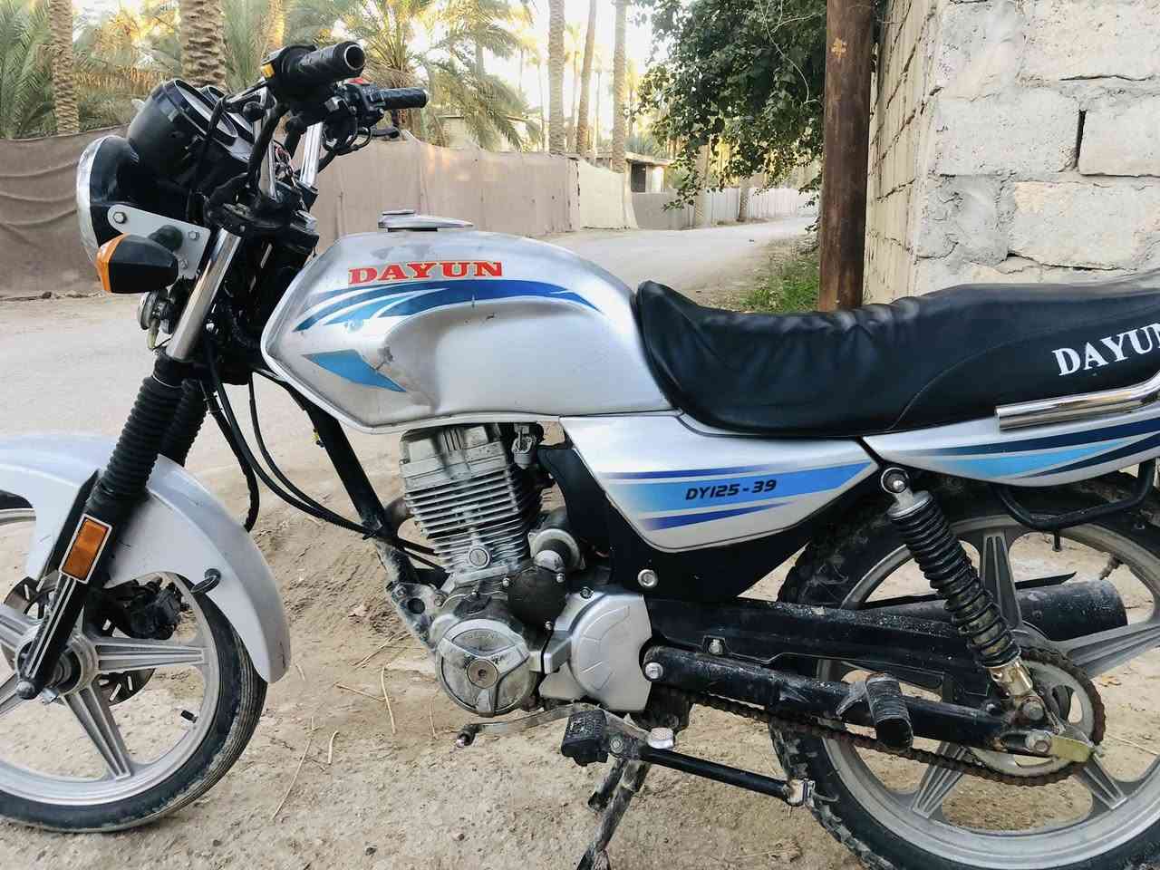 السلام عليكم ….للبيع دايوان عضم موديل 2020 كلك دراجه كامله مكمله كلشي ماناقصه ايشي مكينه مامفتوحه خلاص كهربائيات سلف كله شغال سعره 550 وبيه مجال للشراي يتصل***********
