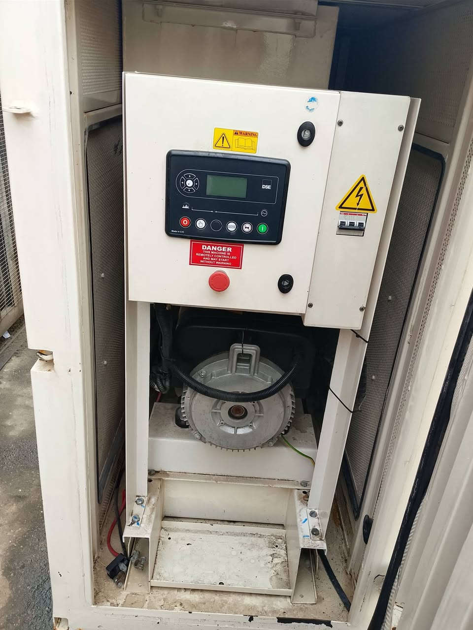 سلام عليكم
مولد البيع  بيركنز 20 كيفي كاتم 
***********
