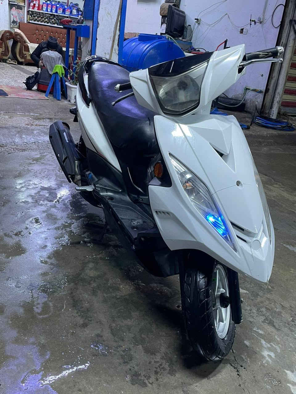 السلام عليكم جيتي ار للبيع دراجه مكفوله كفاله عامه عده البجم تجاري ونقصهة تريشه اليمنهة مكينه برغي ما مفتوح بيهة تايراتهة ثنينه جدد فيتبم جديد دراجه عرضهة ب700 وبيهمجال بصيط حك الجيه ***********
