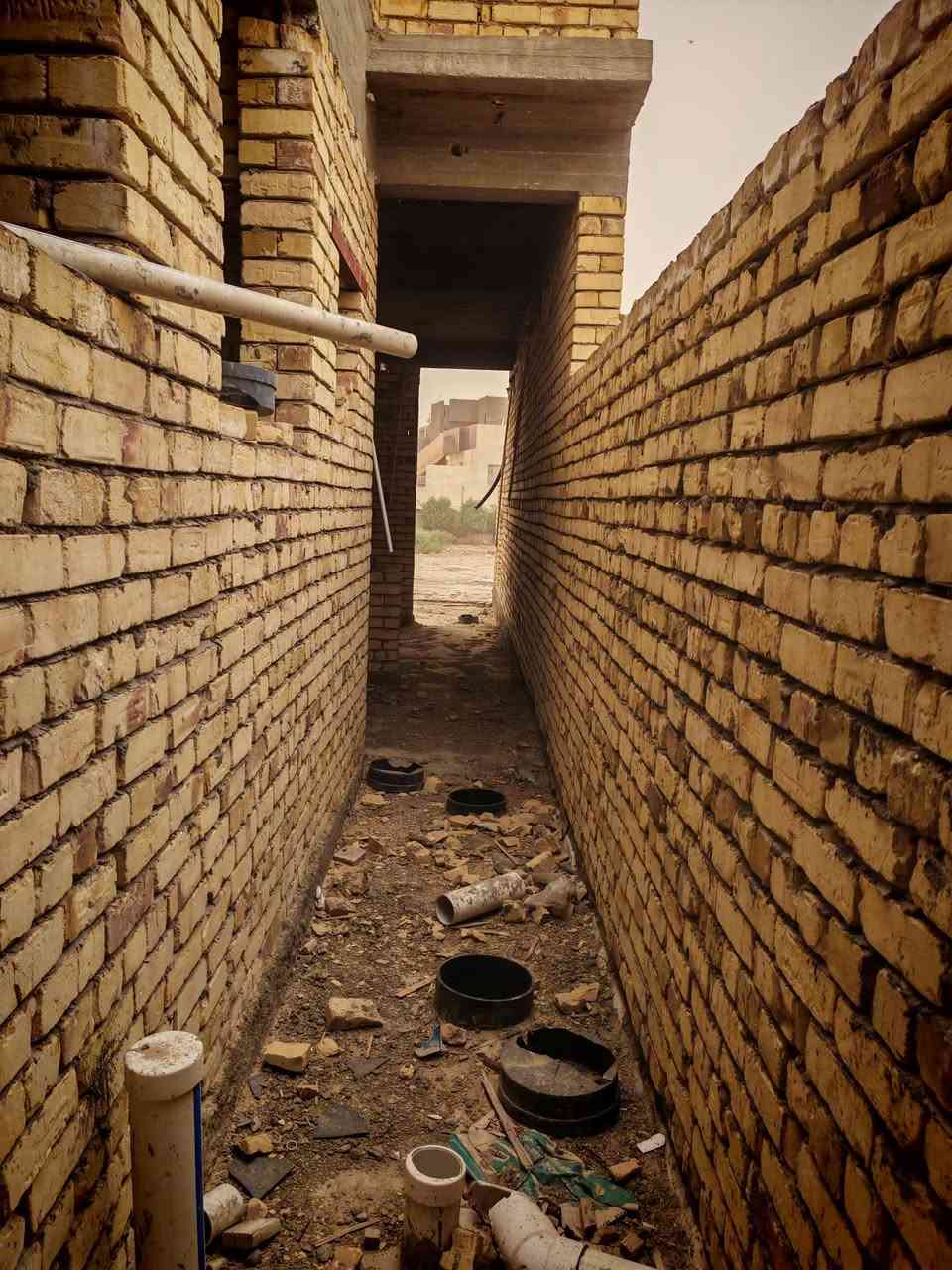هيكل مسقف مساحته200متر
العنوان ورديه شارع30 الحولي
شارع15متر بناء درجه اولئ
يتكون من غرفتين كلدور صاله مطبخ حار وبارد ومجمع صحيات كامل مع طارمه
وفوك طابق مصعد
فقط سكف مجاري كامله وتأسيس بواري سبالت وجاهز
باسم صاحب الهيكل مع  اجاره بناء جاهزه

مكتب وعقارات الوارث
***********
