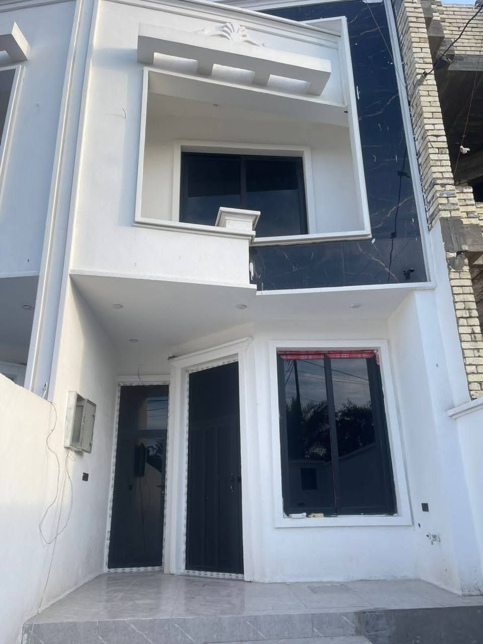 🏡 للبيع – دار سكنية فاخرة | فرصة مميزة 🏡
عدد الدور: 2
📐 مساحة كل دار: 200 متر
📏 الواجهة: 5 م
📐 العمق: 40 م
🔹 مواصفات كل دار:
3 غرف نوم
3 حمّامات
كراج كبير
بناء طابوق درجة أولى
تشييد حديث وبمواصفات عالية
📄 السند: 25
📛 مسجّل باسم صاحب الدار
📍 العنوان المميز:
منطقة الدوانم
مجاور جامع الملك القدوس
نهاية الشرطة الخامسة
خلف منطقة الري
قريب من الإعلام، السيدية، البياع
💰 السعر:
149 مليون دينار للدار الواحدة
📞 للاستفسار والتواصل:
***********
***********
👤 سيف أبو يزن
