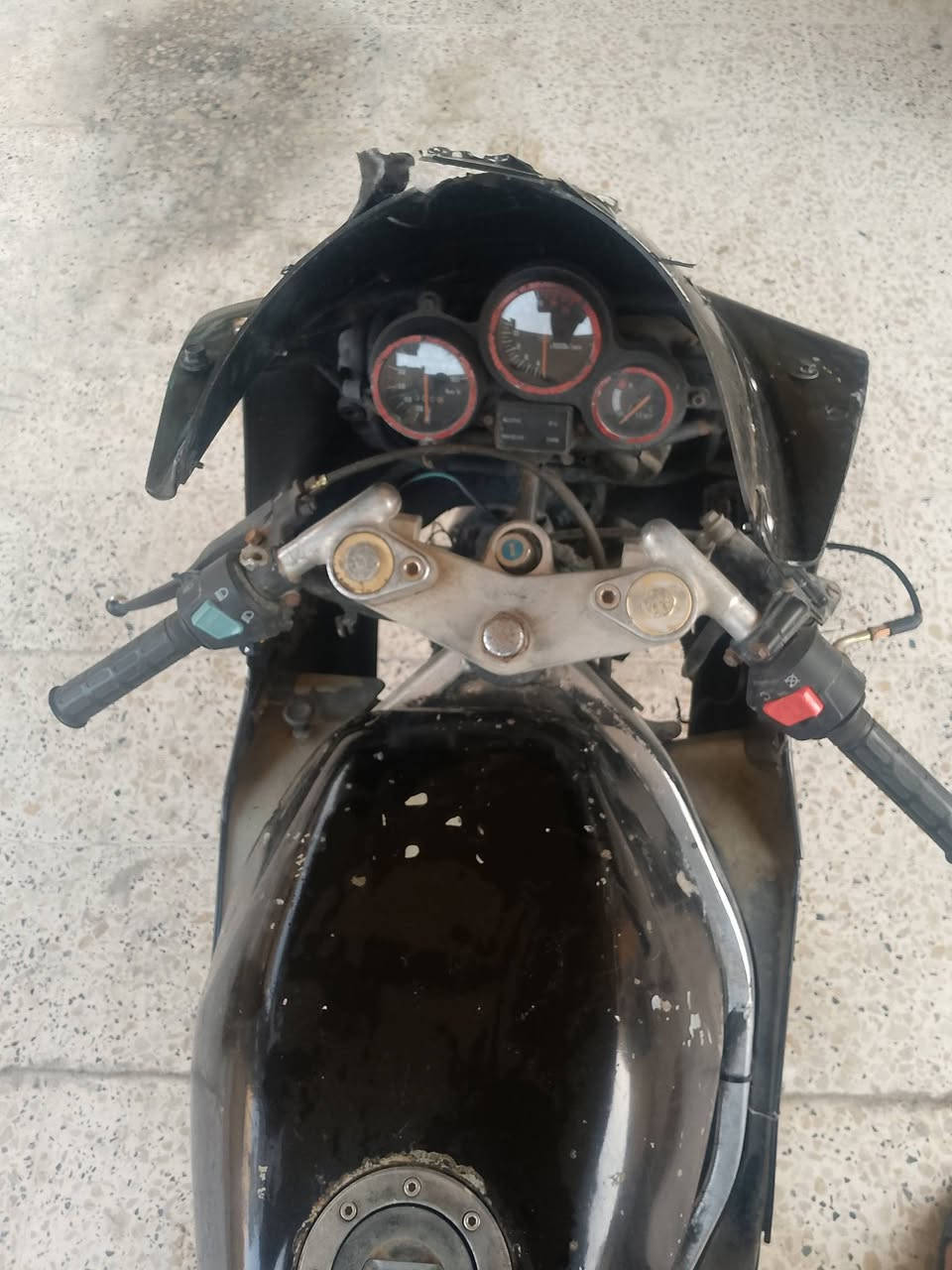 السلام عليكم بطح سازوكي 2003
محرك محور سايم بطح لدراجة تاركه ماعندي مجال

جانت تشتغل مابيه شي ينرادله ترتيب أوراق كمرك مدفوع وكاملة سعره 450 رقم   *********** موجود واتساب
