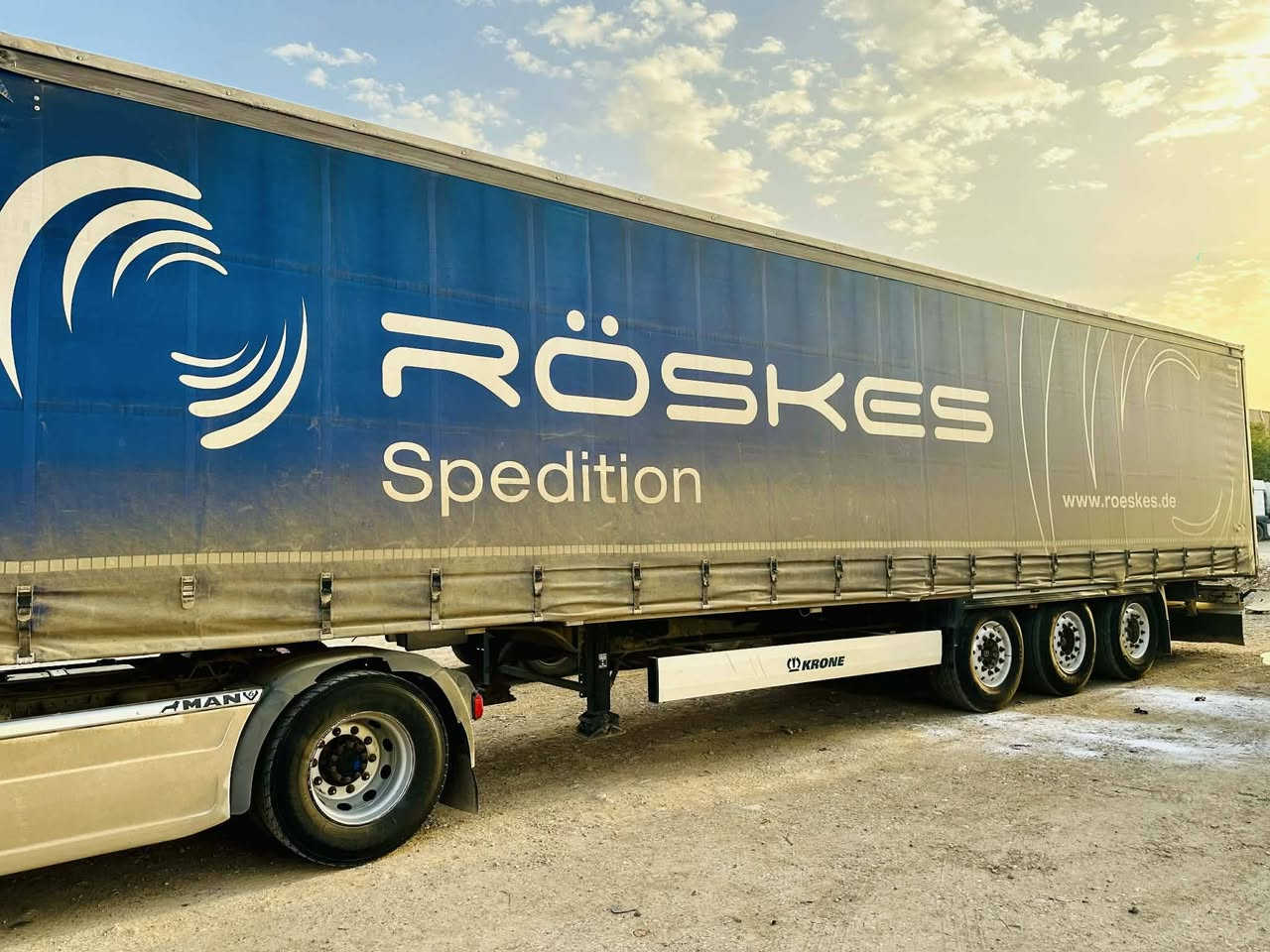 مۆدێل 2015
دنگیر کرۆن

دسک گەورە 

منفیس

هەمووگیانی بەشەرت

سعر 115

***********
