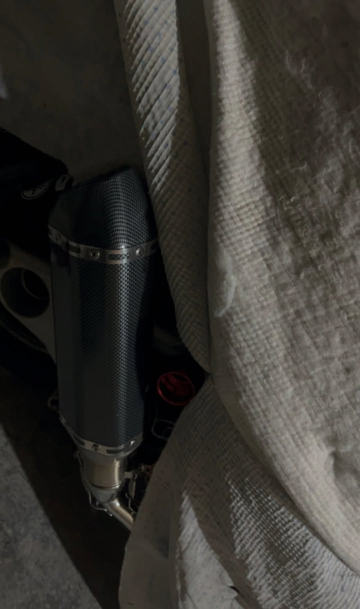 سلام عليكم
للبيع صالنصه جوكر ترهم على جميع الدراجات و بيه شيال بس ما شاده  
بيه كاتم و بدون كاتم صوته يخبل و طكته تخبل كاربون فايبر استخدمته شهر ونص فقط  

ترهم على الثعلب العدله كول الدراجات السعر 40 و بيه مجال

 مكاني بغداد رقمي ***********
