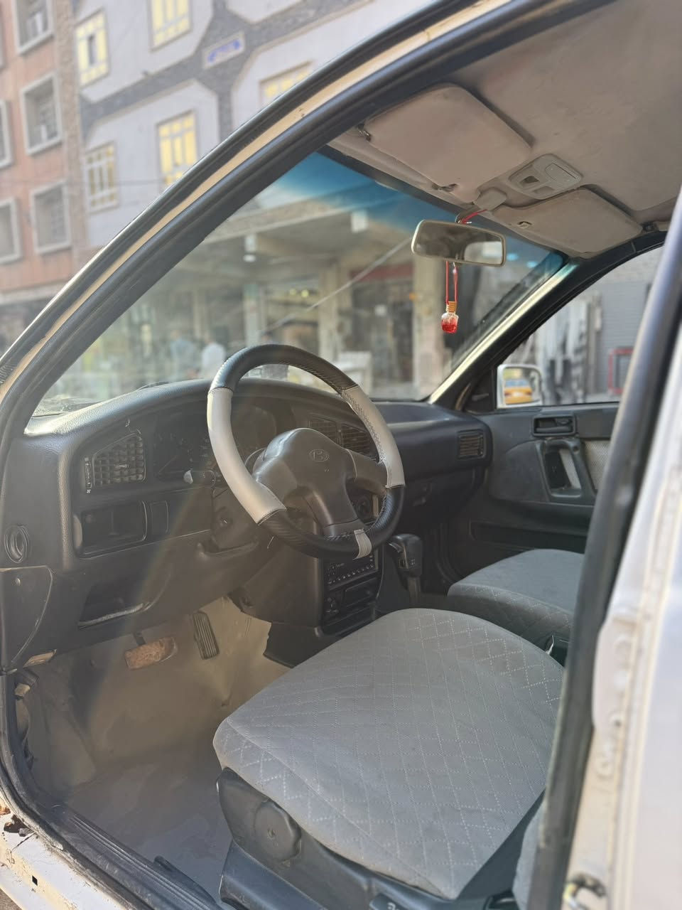 السلام عليكم
سيارة النترا مسطرة 1993
محرك جبيرة كير أوتوماتيك 
سيارة خير من الله 
تخم تاير جديد 
سيارة جاهزه من كلشي 
السعر 38 و بيه مجال لطيبين
رقم الهاتف ***********
بغداد الكاظميه
