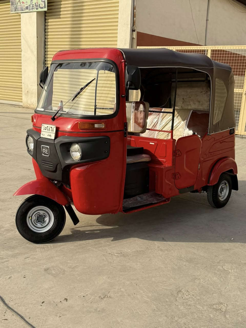 سلام عليكم 
تكتك حمره للبيع موديل 2022 
لاستفسار الرقم *********** الانتصال على رقم  
المكان :بغداد
