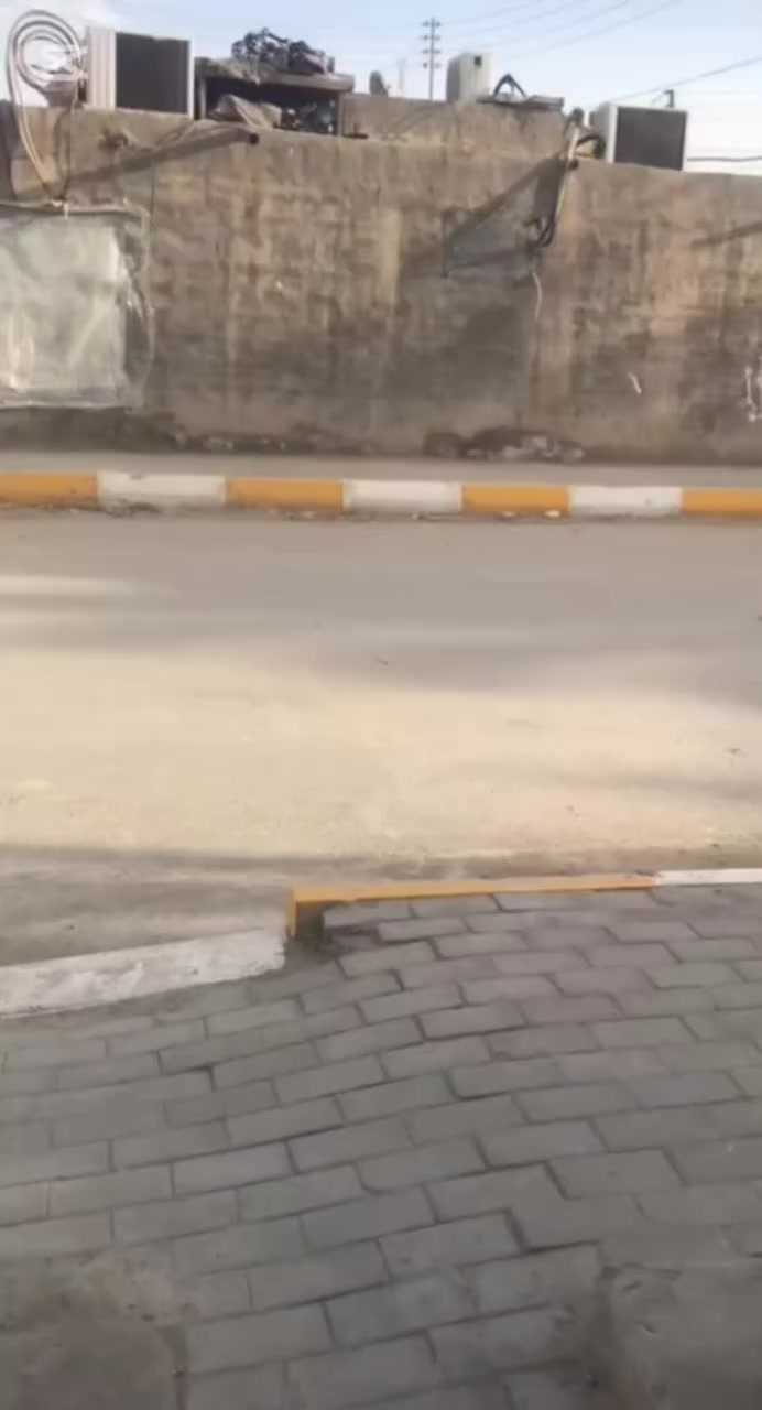 اللهم صل على محمد وال محمد بيت للبيع تفاصيل البيت مساحه ١٣٠م متكون من غرفتين وصاله ومطبخ وديوان تفاصيل بناء بيت بتلو شيش وعكاده طابوك وسطح شتايكر خدمات اخرى من تبليط ورصيف ومدراس وكهرباء ومياه ومجاري
عنوان البيت يبعد عن طريق ياحسين ١٠٠م وعن مجسر الاسكان ١٠٠م ويبعد عن شارع عام ١٠٠م مكانه بضبط منطقه الزعيلات طبعا سعره بي مجال لشراي75 ........


**إذا كنت صاحب هذا الإعلان وتريد حذفه لأي سبب، رجاءا أرسل رسالة إلى الدعم الفني**