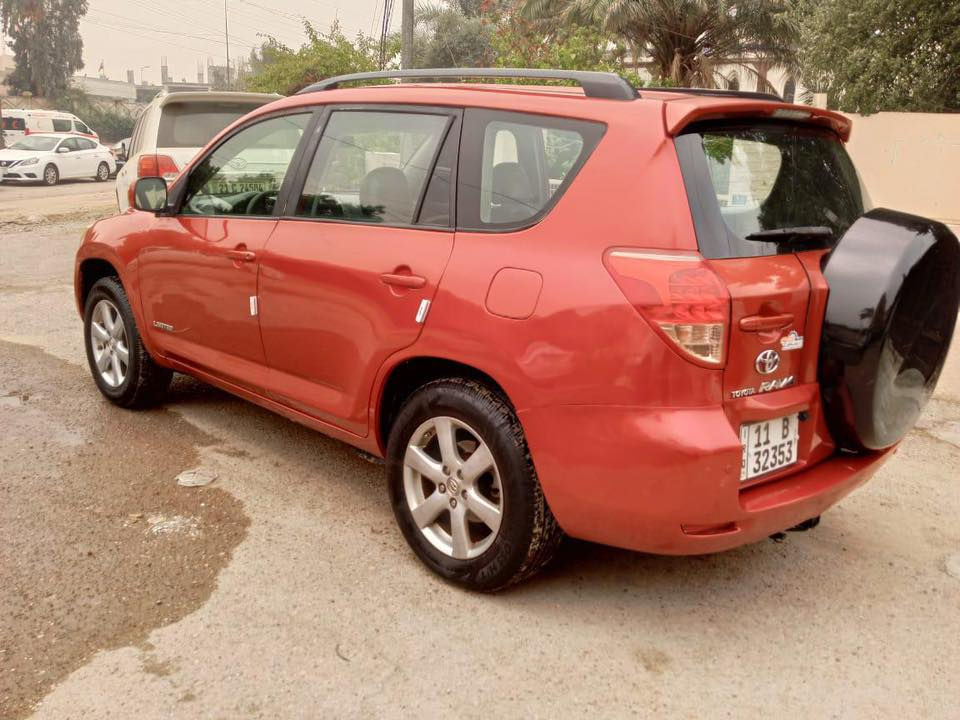 تويوتا راف فور 2008 لمتد وارد امريكي بيها مكانات صبغ اني ابيعلك حزام تبريد ثلج ٦سلندر محرك 3500 رقم بغداد هزة وسنوية جديدة بيها ملاحضات بسيطة السيارة مال بيت ماشية ١٦٨  الف مكاني بغداد اليرموك السعر 100 وبيها مجال بسيط***********
