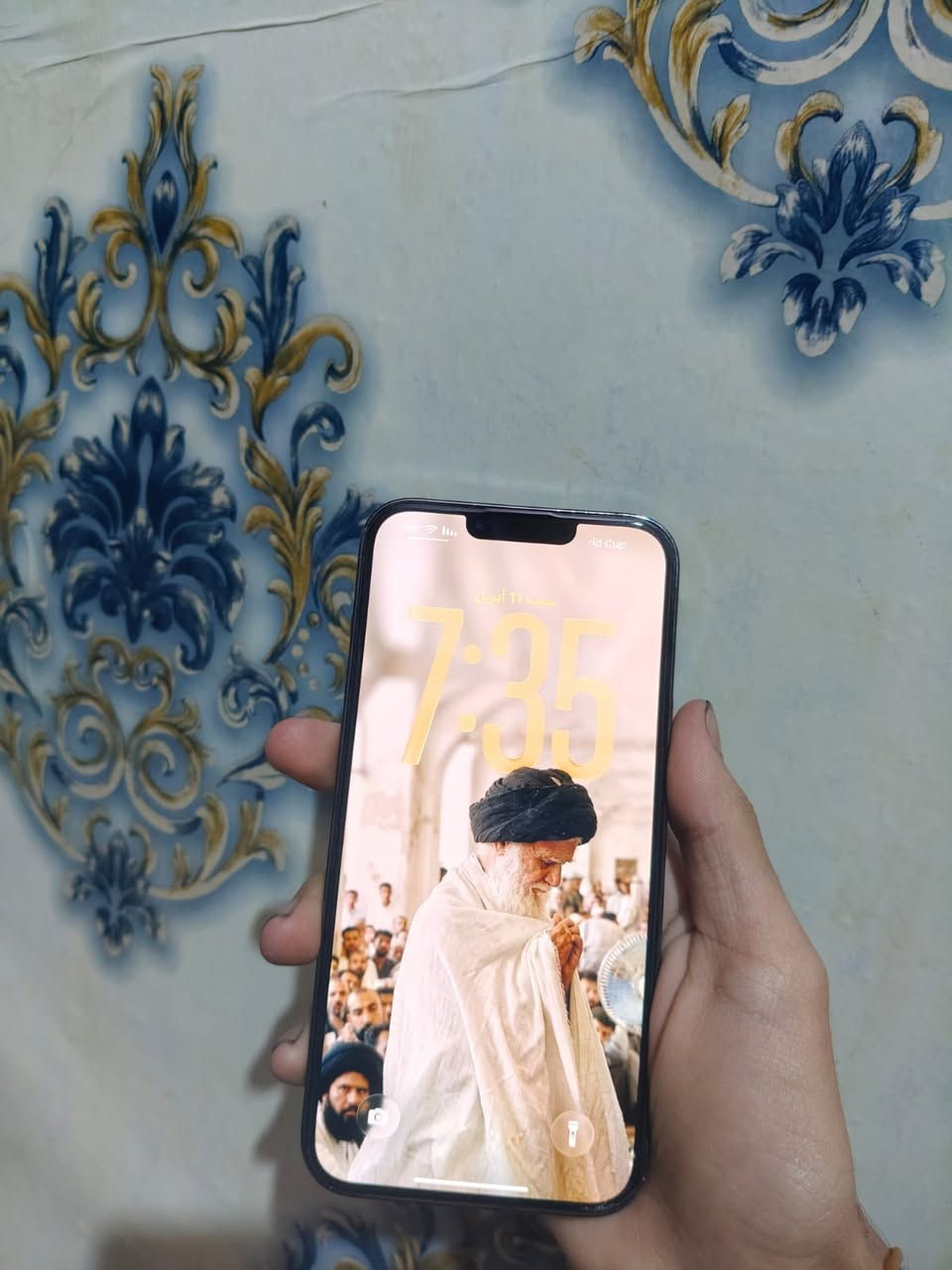 سلام عليكم
ايفون 13برو ماكس 
ذاكره 256 بطاريه مثل ماواضحه بل صوره 
سعر 710بي مجال حك الجيه رقم *********** واتساب فقط
