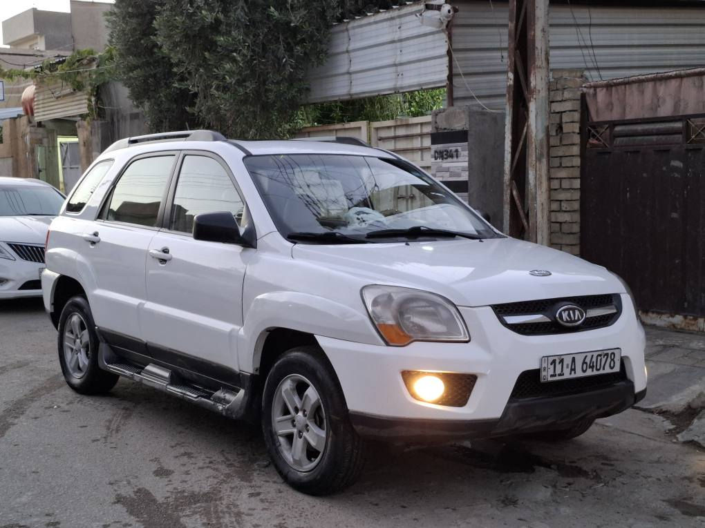 السلام عليكم للبيع او مراوس كيا سبورتج موديل ٢٠٠٩ خليجيه محرك ٦سلندر تدفئة وتبريد سلايد روف فور ويل صدر امامي وخلفي ممتاز تخم تاير نظيف كهربائيات كلهه تشتغل داخل نظيف جدا بيها حادث جاملغ امامي عكس السائق وضرر بدايه الشاصي تبديل جاملغ اصلي مكانها بغداد الدوره ابو دشير هاتف *********** سعرها ١١١٠ وبيها مجال ان شاء الله بغداد, العراق
