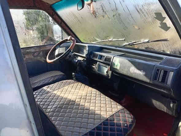 كيابسته 93 رقم مسيان محرك وكير3000  بريجو شواصي بلاديه اربعتهن تحويل مباشر مكان بغداد النهروان مكلف بل نشر هاذ رقم صاحب السياره *********** ٣٨ وبيه مجال سياره عله وضع الشريكه
