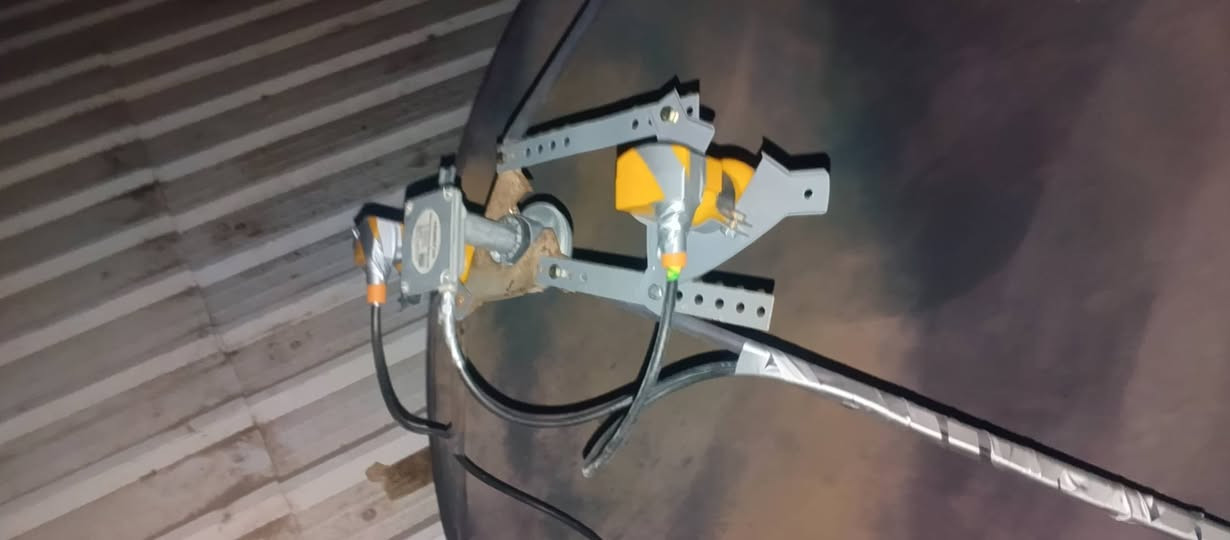 تركيب اليوم الاقمار الشيرنج في طبق جونسا الجلاگسي 
4 الاقمار 
اموس 4.1غرب 
يوتلسات 16شرق 
سهيل سات 25القطري 
بدر سات 26 سعودي 
في البصره منطقه الطويسه 
***********واتس
