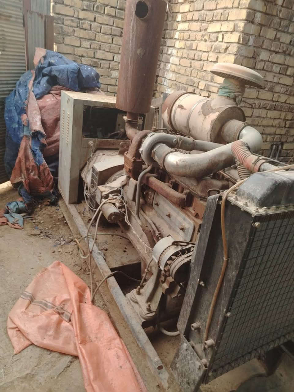 السلام عليكم 🔹 للبيع مولدة صيني 100 KVA 🔹

مولدة صيني 100 KVA جاهزة للشغل وبحالة جيدة جداً، مناسبة للمشاريع والمعامل والمحال التجارية والمجمعات السكنية.

✅ شغالة وجاهزة للفحص والتجربة
✅ محرك ديزل اقتصادي
✅ تبريد مائي
✅ نظام ثلاثي الطور (3 Phase)
✅ مناسبة للعمل المستمر والطوارئ
✅ قدرة 100 KVA / تقريباً 80 KW
✅ تردد 50Hz وسرعة 1500 RPM 
📍الموقع  بابل مركز المدينة 
📞رقم الهاتف : ***********
