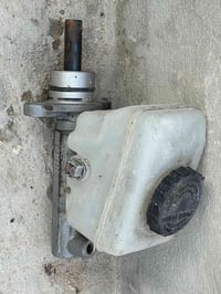 عنبار • مع ملكه • جاهز للفحص