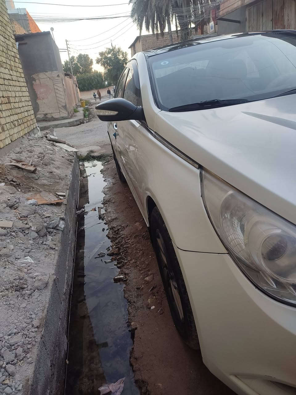 سلام عليكم سوناتا 2011خليجي فول  تاجيه عله جهت العبري سعرها 90. وبيها مجال قليل
***********
