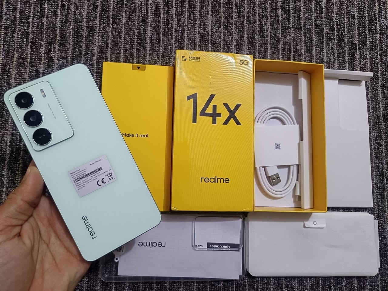 ريلمي 14x 5G
جهاز جديد لوك فقط معرب ما مستخدمة

شاشة بحجم 6.7 بتردد 120 هيرتز

ذاكرة 256 كيكا

عشوائية 8+10 =18 كيكا

المعالج  Mediatek Dimensity 6300 5G

بطارية 5000 الاف

ملحقات كفر وكيبل شحن فقط ما مستخدمات جدد

السعر 200 الف وموجود توصيل


**إذا كنت صاحب هذا الإعلان وتريد حذفه لأي سبب، رجاءا أرسل رسالة إلى الدعم الفني**