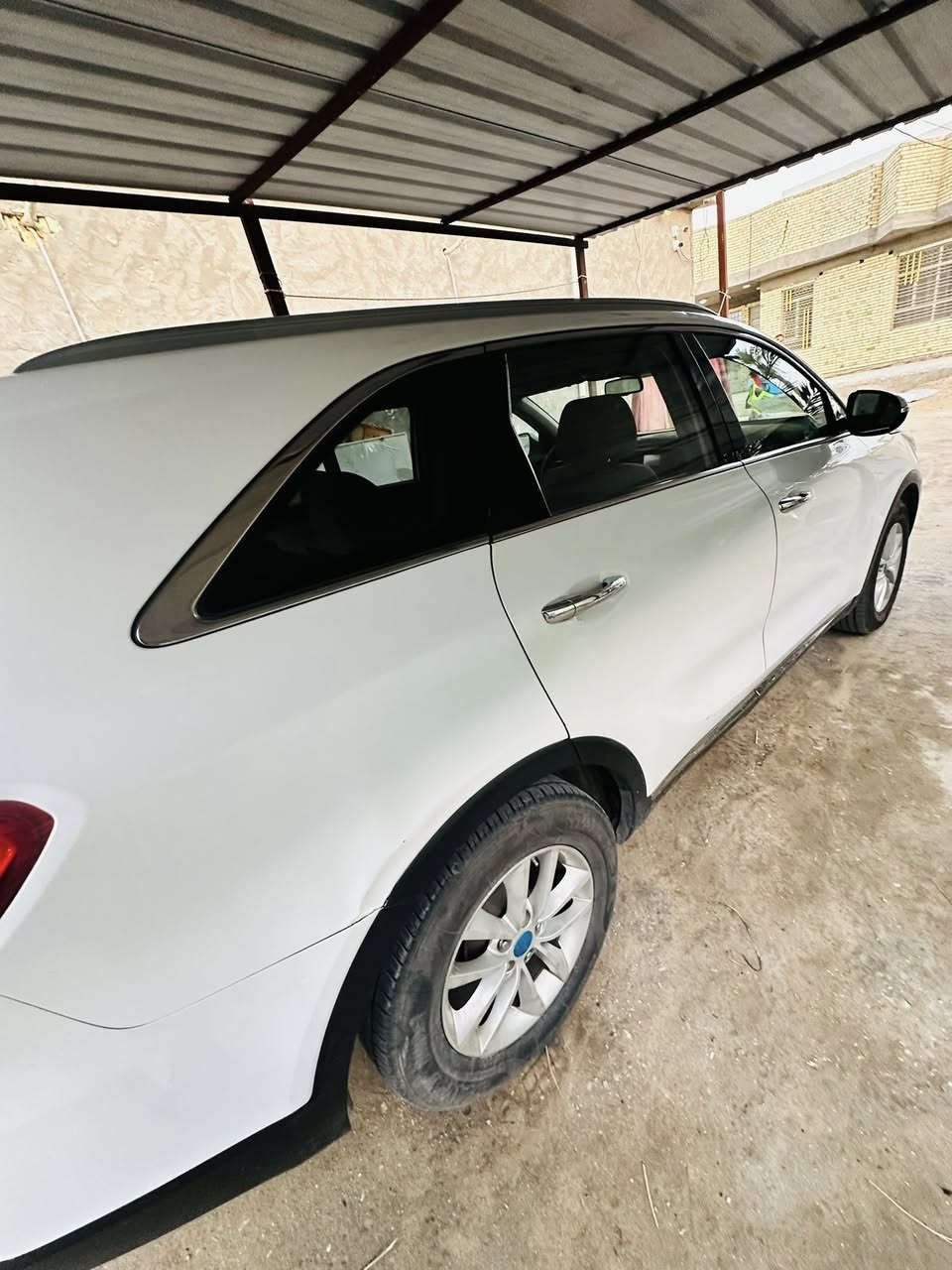 السلام عليكم
للبيع سورنتو. ٢٠١٦. 
امريكية. 
ماشيه ١٠٠ml
باسمي 
مكينه  كير.  تبريد. كفاله 
بيهة صبغ بابين عكس السائق فقط
باقي كفاله 
٤ سلندر ٢٤٠٠ جي دي اي 
سعرها ١٧٥ $وبيهة مجال 
***********
