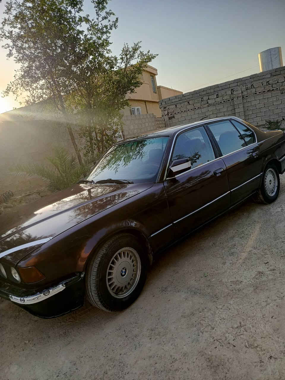 السلام عليكم للبيع بي ام 735كير عادي او لمراوس بكص سياره جديده تاكل الشارع محرك كير شرط صدر جديد ***********
