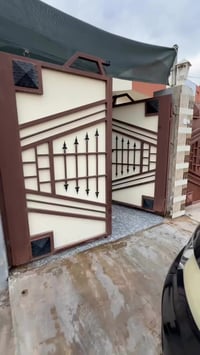 🏠 بيت للبيع – بناء حديث 2024 📏 المساحة: 135 متر 🔹 الواجهة: 6.60 متر 🔹 ...