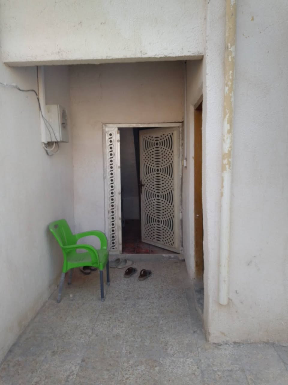 للبيع السعر 57 مليون مراجعة مكتب الثقة  النجف الاشرف /حي الرحمة /شارع 20 ركن شارع الحسن العسكري (ع) هاتف *********** ابو حيدر
