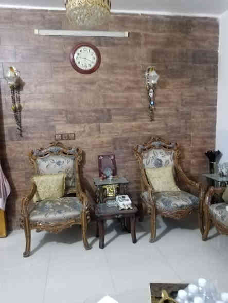 للبيع …للبيع …دار في حي الشباب 
طابو صرف …..
قرب سوق أميمة — مربع جداً مرغوب
مساحة 130 م 
واجهة 6 ونص 
ونزال 20م
يحتوي على ::كراج ومدخلين وصالة ومطبخ 
وخدمات 2 ومنور وحولي 2 
مع 3 غرف نوم وبيتونة وسطح
للإستفسار إتصل على ( ‭0770 263 8124‬ )
