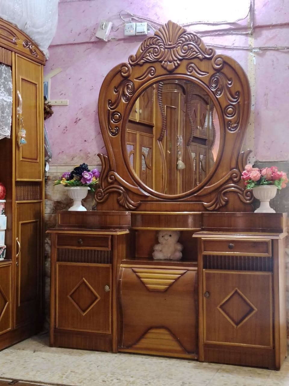 سلام عليكم غرفه للبيع ***********
