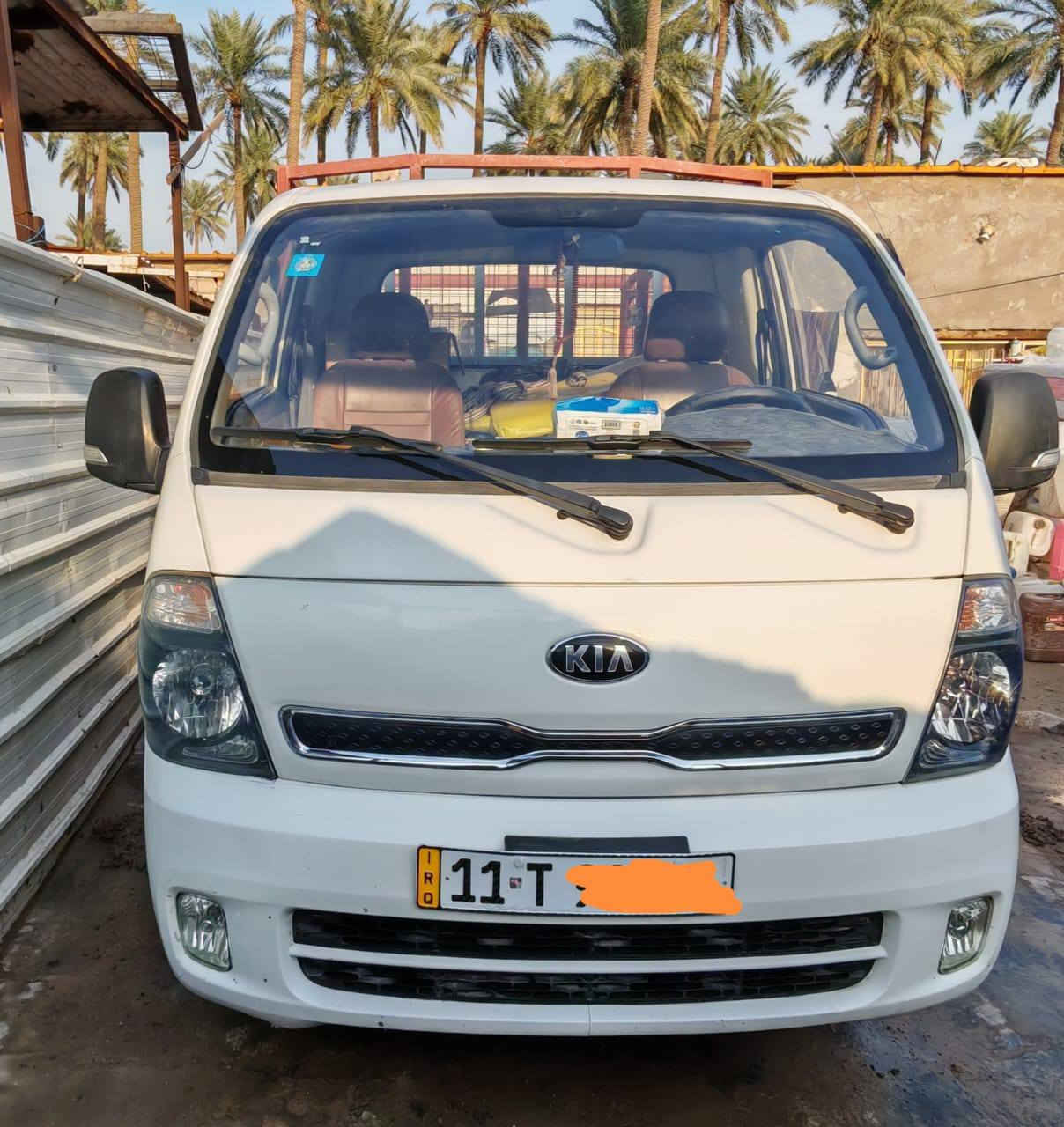 كيا محرك ٢٧٠٠
مديل ٢٠١٨ رقم بغداد انكليزي باسمي 
المحرك والكير بحالة جيدة
الشاصي نظيف 
تبريد و تدفئه شغال
بيه طخات بسيطة بالكشر
مصفره هيئة وغرامات 
تحويل مباشر
مكاني الدورة 
السعر ١٢٦ بيه مجال بسيط 
الاتصال ع الرقم 
***********
