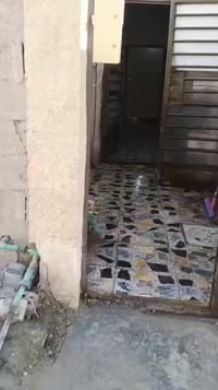 بيت لليجار 50متر  الاجار مالته 200. الف  ابو دشير شارع اسواق الرياض طا...