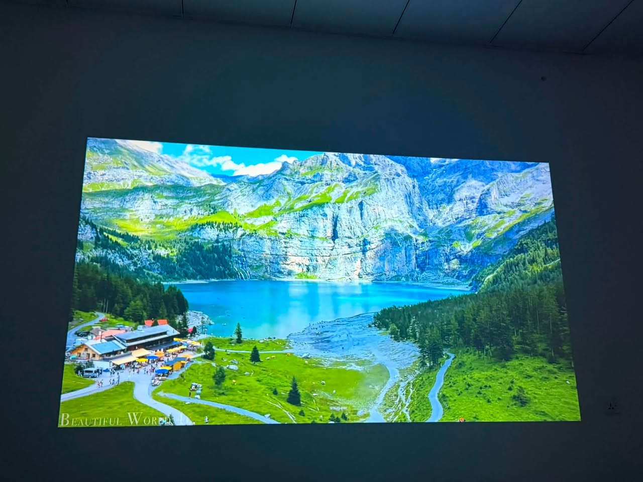 بروجكتر TOPTRO X9 الأصلي
من افضل الداتا شوات 

إذا تدور على سينما بالبيت وصورة واضحة وصوت حقيقي،فهذا الجهاز يعجبك ومضبوط 100%

(السطوع): 1500 ANSI Lumens – إضاءته كلش قوية وعالية

دقة الصورة: Full HD 1080p حقيقية ونقية، ويدعم تشغيل فيديوهات 4K والألوان شي راقي 

النظام الصوتي (الصوت):
 سماعات قوية بصوت سينمائي ونقي
 يدعم نظام Dolby Audio المعتمد
 بيهه ميزة Bass Boost لتقوية البص والتضخيم، مع توزيع صوت ستيريو محيطي (Stereo Field)

الضبط والتركيز التلقائي:
 Auto Focus: يصفّي الصورة ويركزها لوحده بدون ما تتعب وتعدل بيدك.
 Auto Keystone: يعدل زوايا وأبعاد الشاشة تلقائياً.

المنافذ: يحتوي على منافذ HDMI و USB ومنفذ للصوت.

لمواصفات إضافية وفيديو عن داتا شو 

للطلب أو الاستفسار
راسلنا على الخاص أو 
واتساب: ⁠***********
