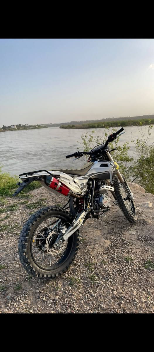 السلام عليكم دراجه قفاز crx موديل 25 للبيع مكينه 300cc
الدراجه نضيفه تجي تشوف وتفحص كدام عينك مكفوله  والدراجه نصبتها تموت

مكاني صلاح الدين العلم سعر الدراجه مليون و250وبيها  مجال للشراي والمو شراي لا تتعبنه 

رقم ***********
