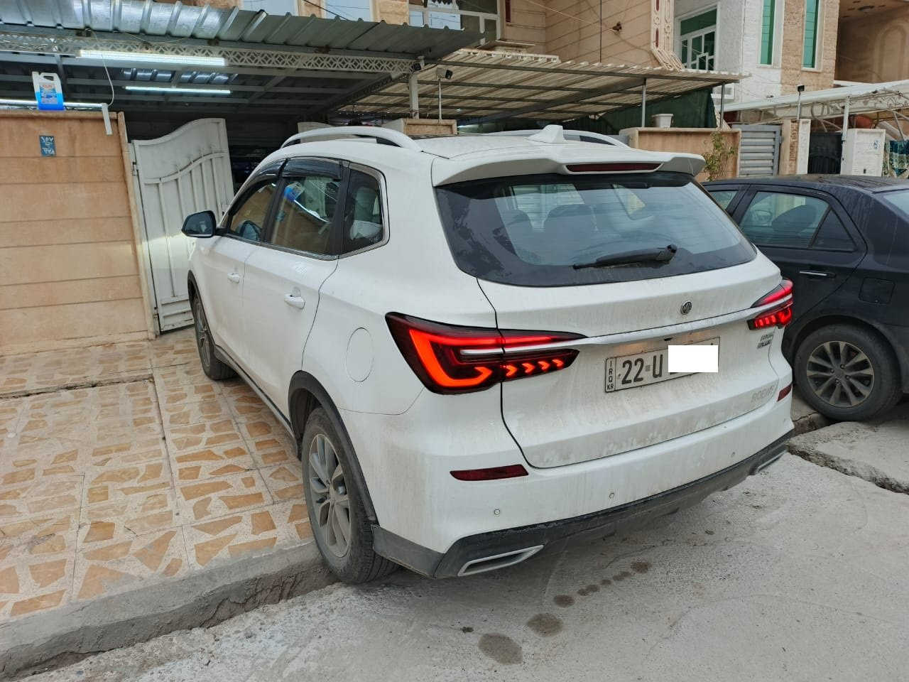 السيارة لوك  بالباكيت  رقم  اربيل       مكينة  15  توربو   
فحص و هزة  جديد   باسمى  
***********
14500  $    لقف
السيارة   بالسنوية   مسجلة   رينوا أربيل, العراق
