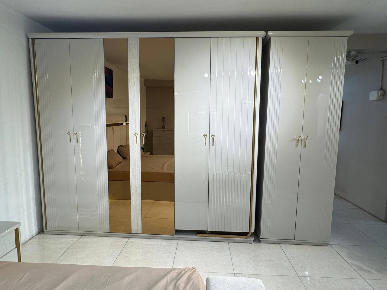 بعض القطع الفنية لاتحتاج الى وصف .😍.
فجمالها ودقة ابداعها يغني عن كل الكلام...,😍
 تركي  اصلي المنشأ بتصميم راقي يحقق كل ما تتمناه🥰
🌷كل هذا تجدوه لدينا🌷

#اثاث_عصري #اثاث_كلاسك #موديلات #فخمه 

✨ مــــجمع  السند يقدم لكم غرف نوم  

        

كل ما هوا جديد ومميز تجدونه  مجمع السند😍

العنوان تكريت شارع الزهور مقابل احمد العبيدي........

          لسنا الوحيدين لكننا الافضل 😍
الاستفسار اكثر يرجى مراسله الصفحه او الاتصال بالأرقام التاليه 
***********

***********
