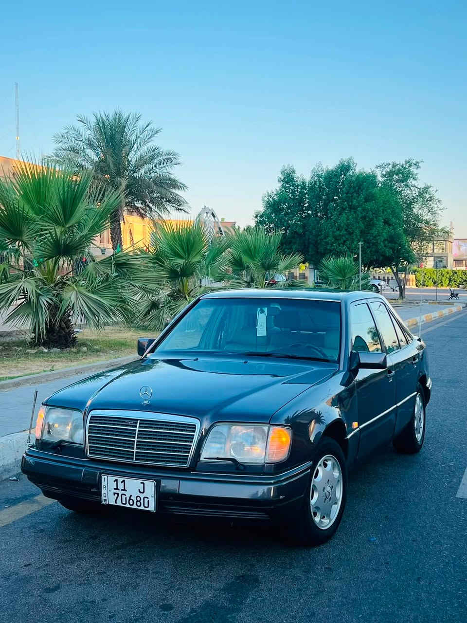سلام عليكم
بيبي شبح 320      موديل 1995 
ماشيه 240 حقيقي سياره بعدهه بحيلهه 
سياره بدون اي نقص وكلش جديده 
صبغ حزام 
قواعد دبل مكفوله 
وتبريد وحداديه كله جديد 
داخل جديد 
بيهه عزل ماشالله 
امانه الله ممتعبتني بي حبيت اغير اذا اكو رئاسي باب طول لون ابيض اراوس بس كون نفس النضافه 
علمآ سعر السياره 97 ورقه 
عنوان بغداد 
***********
