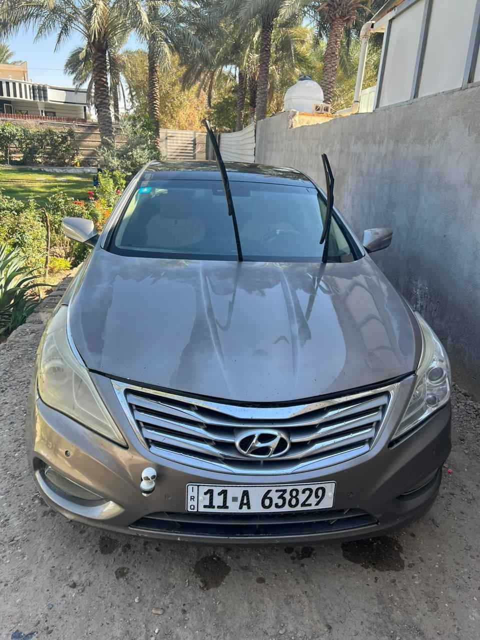 السلام عليكم 
ازيرا 2012 لون ذهبي فول لمتد 6 سلندر تبريد قطعتين بانوراما كشنات كهرباء رقم بغداد بيهه باب خلف سائق مفتوحه وجاملغات ثنين بارد وصبغ  بلباب الامامي  وصبغ بلتكمه الخلف باب سائق كد شبر سياره جاهزه اتصال *********** بغداد, العراق
