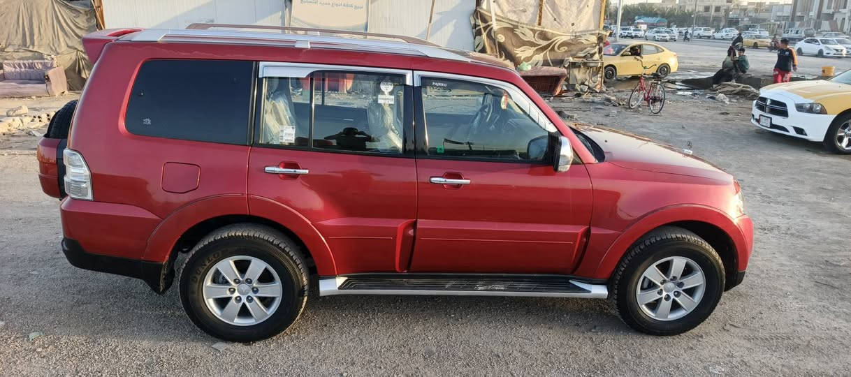 باجيرو موديل 2008
كير محرك حدادية نضاف منضومة غاز 
تبريد وية سويج  مكاني نجف  سيارة كفالة 
سعر 125 مامتواجد الفيس اتصل على رقم الهاتف ‏‪***********‬‏
