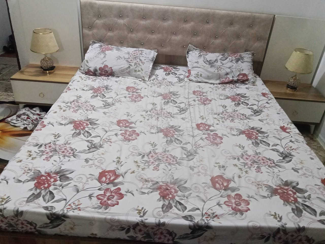 غرفه نوم للبيع سعر500اوبيها مجال واتساب ***********
