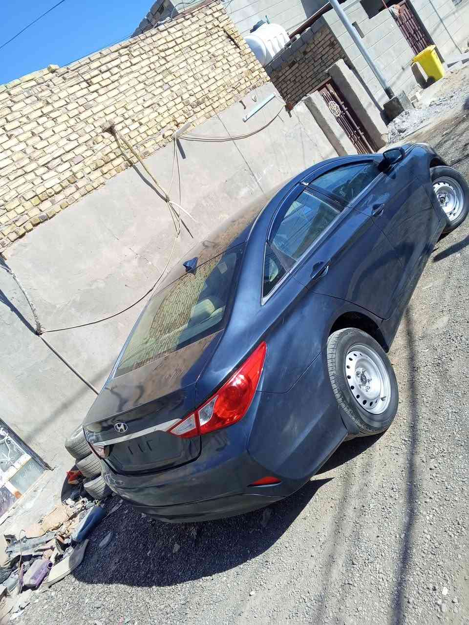 السلام عليكم سوناتة 2014كفاله من ضربه وكص  فقط بيهة حرك بل المكينه وشديتلهة كير ومكينه حاويه 2400تخم تاير جديد حداديه وره وكدام ستونه شاديهة سياره تاخذه ربع مذب عليهة مكاني ديوانيه عفك سعرها 85وبيه مجال بسيط لشراي ***********
