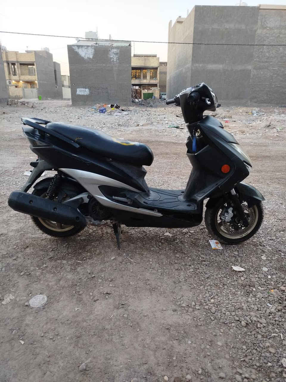 سكنس لد للبيع موديل 2014 الدراجه رمبه صار شهرين من منزليهة علا وضع البلاد مكينه كفاله برغي ممفتوح بيهة كهربائيات بلادي كلا شغال تايرات بريكات كامله للاخير مكان الدراجه البياع *********** السعر مليون وبيهة مجال
