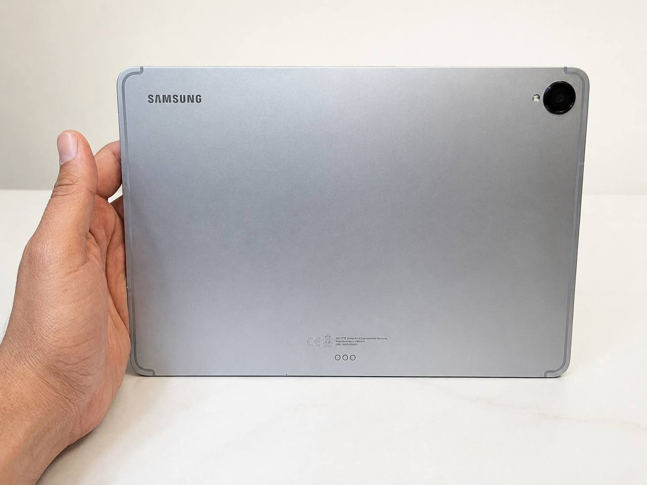 السلام عليكم
Galaxy tab s11
ذاكرة ٢٥٦ مع امكانية اضافة ذاكرة خارجية
نظافة ١٠٠% بدون اي ملاحظات
الملحقات كاملة
مع لاصق شاشة ودرع كاميرا وكفرات عدد ٢
السعر ٨٠٠ 
***********
