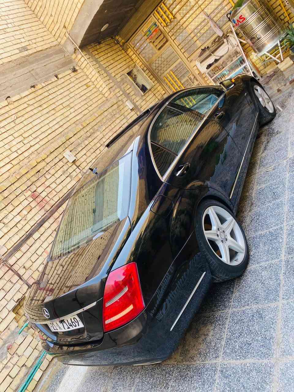 سلام عليكم مرسيدس اس للبيع او مراوس حسب القناعه موديل 2011 فول مواصفات باب طويله محرك 350  مكفوله كفاله عامه من حادث او معجون شرط السياره مرشوشه فقط اثر جراد وصور قبل موجوده العنوان بغداد الامين الثانيه  استفسار ***********

