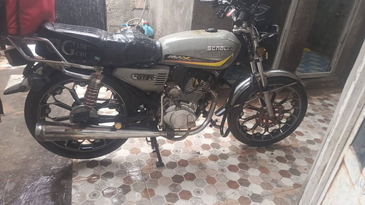 السلام عليكم دراجه للبيع نوع سيفان 24 وخمسه كير الدراجه نظيفه وحلوه محرك مكفول مكاني بغداد المحمودية سعر 500 وبيها مجال


**إذا كنت صاحب هذا الإعلان وتريد حذفه لأي سبب، رجاءا أرسل رسالة إلى الدعم الفني**